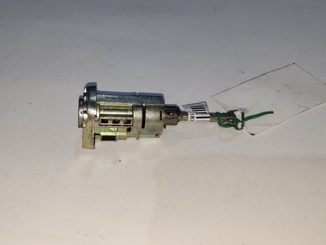 Alfa Romeo Giulietta bal első zárbetét ház 50511842