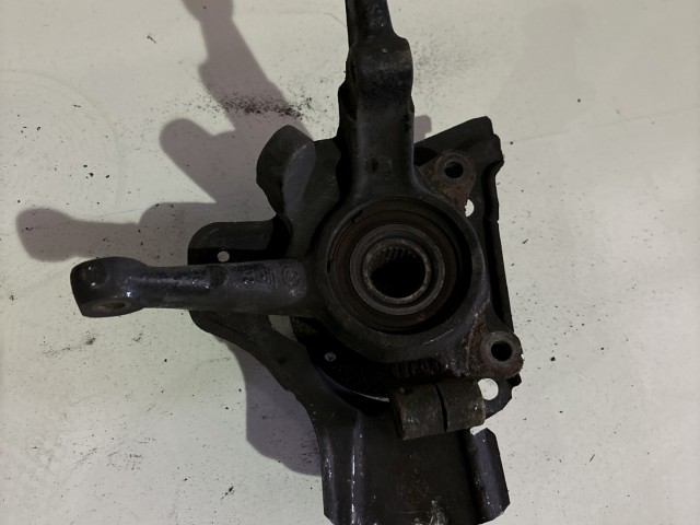 Lancia Dedra 1989-2000 Csonkállvány,kerékagy Használt 25 Nincs Abs Öntvény Bal első