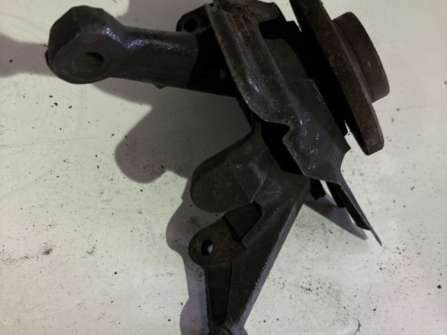 Lancia Dedra 1989-2000 Csonkállvány,kerékagy Használt 25 Nincs Abs Öntvény Bal első