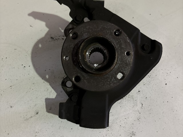 Fiat Idea 2003-2012 Csonkállvány,kerékagy Használt 25 Van Abs Öntvény Bal első