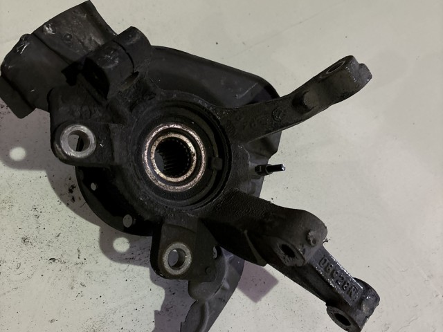 Fiat Idea 2003-2012 Csonkállvány,kerékagy Használt 25 Van Abs Öntvény Bal első