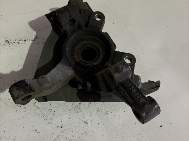 Fiat Idea 2003-2012 Csonkállvány,kerékagy Használt 25 Van Abs Öntvény Jobb első