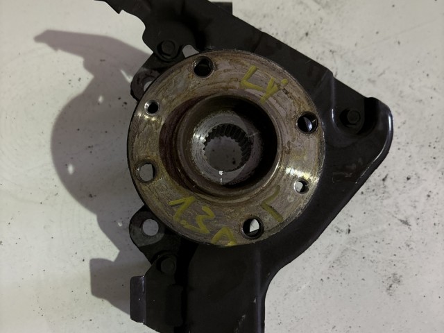 Lancia Ypsilon II.  2003-2011 2003-2011 Csonkállvány,kerékagy Használt 25 Van Abs Öntvény Bal első