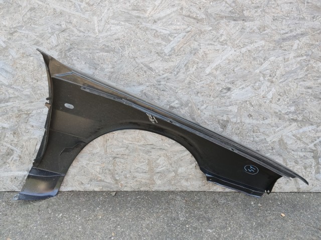 187794 Lancia Thema  1990 Sárvédő Használt Bal első Matt fekete 