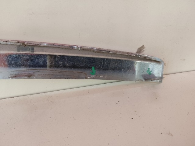 189610 Lancia Delta 2008-2014 hátsó lökhárító díszléc, a képen látható sérüléssel