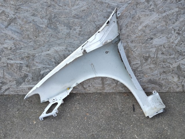 190066 Fiat Punto II. 1999-2003 1999-2003 Sárvédő Használt Jobb első Fehér 