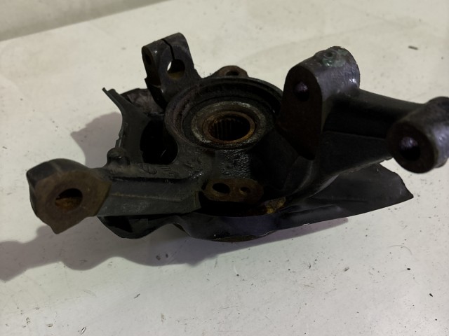 Fiat Punto II. 1999-2003 1999-2003 Csonkállvány,kerékagy Használt 25 Van Abs Öntvény Jobb első