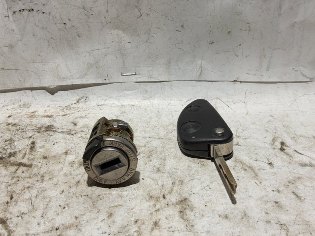 Alfa Romeo 156 1997-2005 Gyújtáskapcsoló Használt