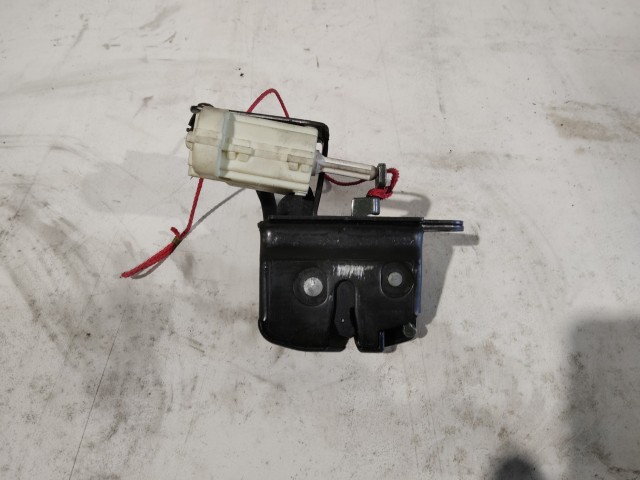 Alfa Romeo GT 2003-2010 Csomagtérajtó zár Használt Felnyíló ajtó