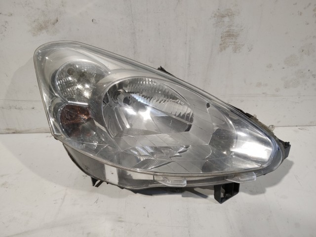 183482 Peugeot Partner 2008-2018 Lámpa , Fényszóró Használt sima Jobb első Valeo a képen látható sérüléssel