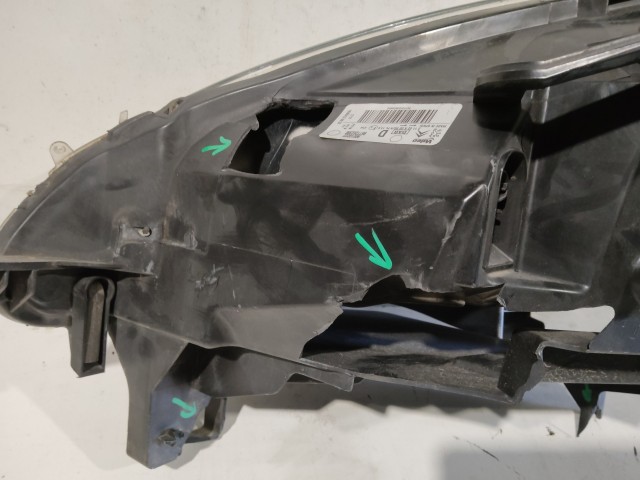 183482 Peugeot Partner 2008-2018 Lámpa , Fényszóró Használt sima Jobb első Valeo a képen látható sérüléssel