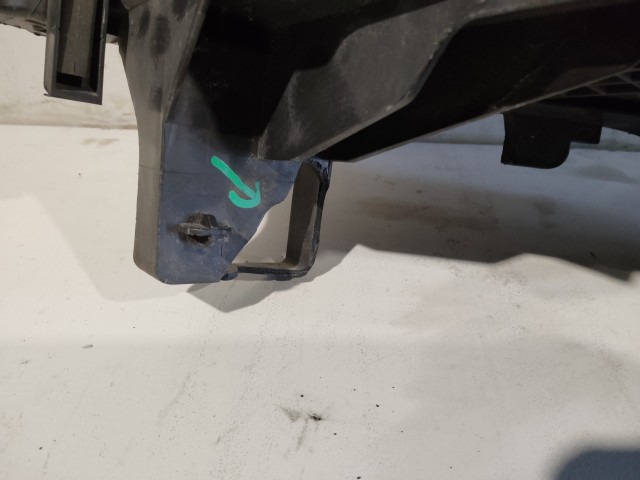 183482 Peugeot Partner 2008-2018 Lámpa , Fényszóró Használt sima Jobb első Valeo a képen látható sérüléssel