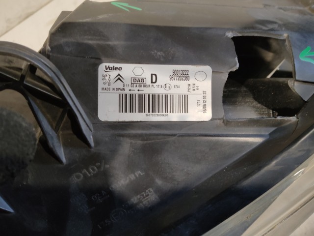 183482 Peugeot Partner 2008-2018 Lámpa , Fényszóró Használt sima Jobb első Valeo a képen látható sérüléssel