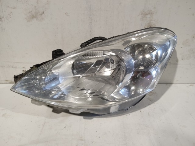 183486 Peugeot Partner 2008-2018 Lámpa , Fényszóró Használt sima Bal első  Valeo a képen látható sérüléssel