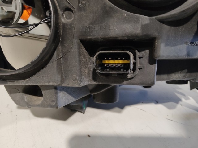 183486 Peugeot Partner 2008-2018 Lámpa , Fényszóró Használt sima Bal első  Valeo a képen látható sérüléssel