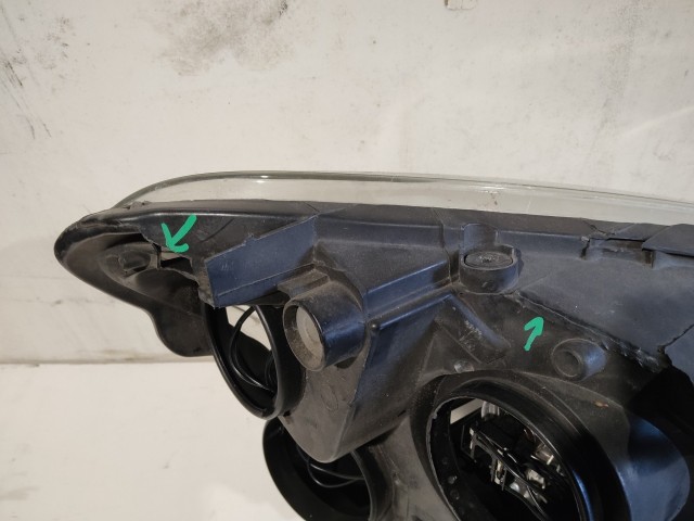 183486 Peugeot Partner 2008-2018 Lámpa , Fényszóró Használt sima Bal első  Valeo a képen látható sérüléssel