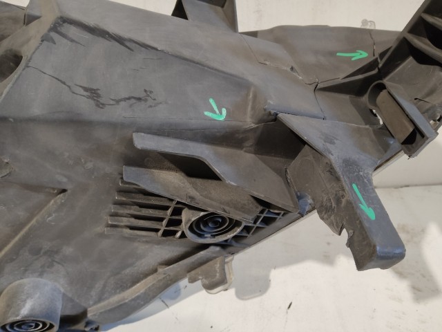 183486 Peugeot Partner 2008-2018 Lámpa , Fényszóró Használt sima Bal első  Valeo a képen látható sérüléssel