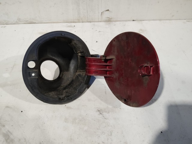 Lancia Delta 2008-2014 Tankajtó Használt bordó