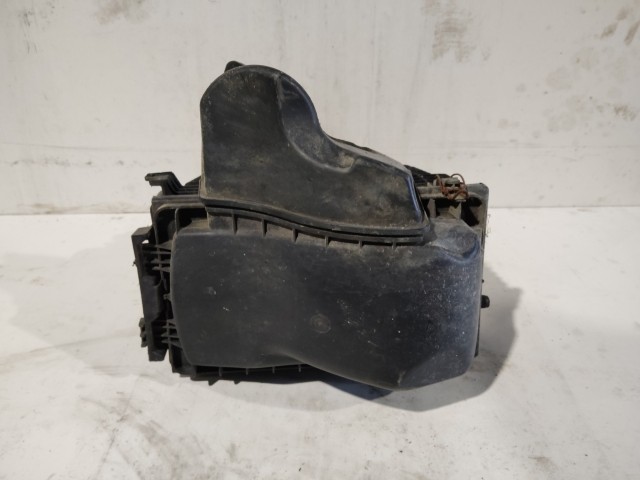 183527 Alfa Romeo GT, 147 1,9 Diesel légszűrőház a képen látható felső rögzítő fűl sérüléssel