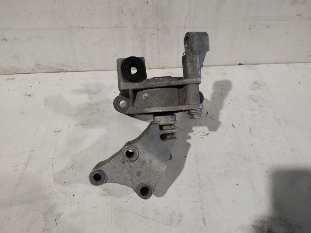 Fiat Bravo 2007-2014 2007-2014 Tartóbakok Használt alubak Motor tartó  