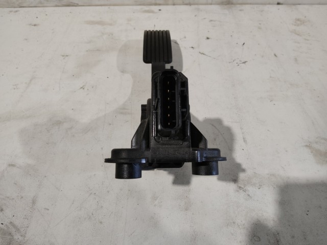 Mitsubishi ASX, Citroen C4 Aircross gázpedál 1600A102