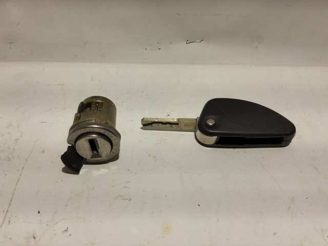 Alfa Romeo GT 2003-2010 Gyújtáskapcsoló Használt