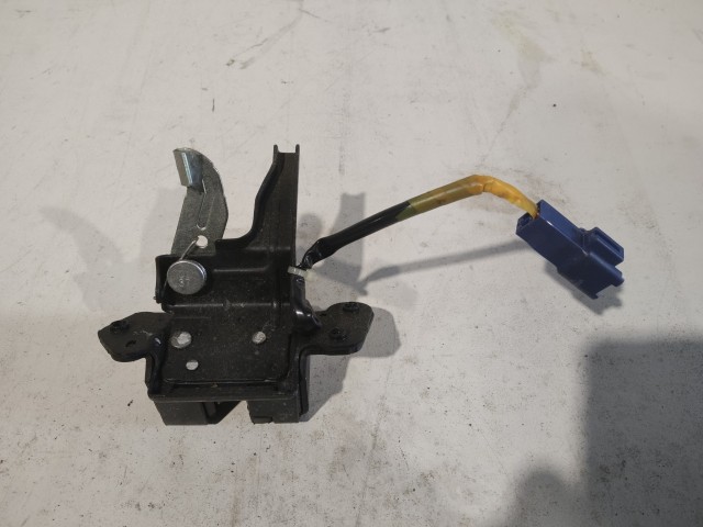 Toyota Yaris II. 2006-2011 2006-2011 Csomagtérajtó zár Használt Felnyíló ajtó