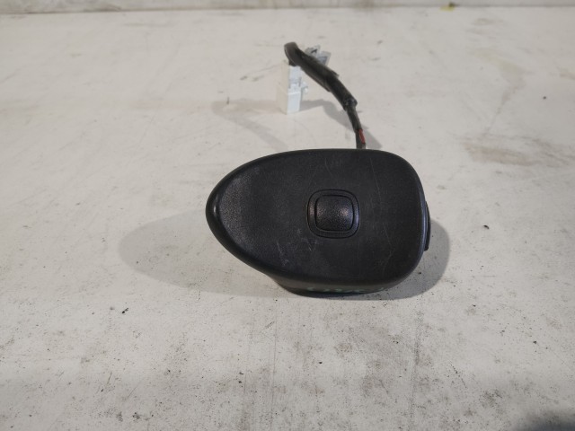 Toyota Yaris II. 2006-2011 2006-2011 Mikrokapcsoló Használt