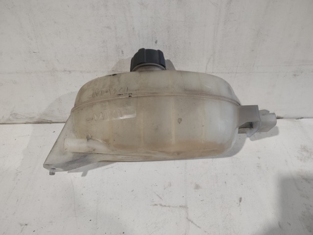 Renault Trafic 2006-2014 2006-2014 Kiegyenlítő tartály Használt  