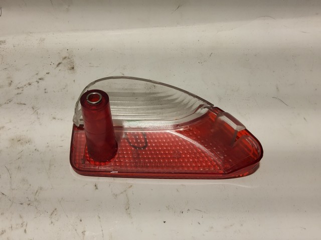 Alfa Romeo 147 2000-2010 Belső világítás Használt ajtókárpit a képen látható sérüléssel