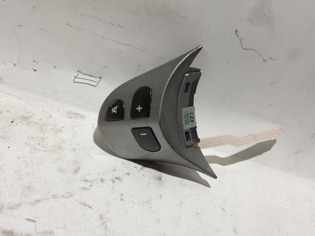 Alfa Romeo 147 2000-2010 Kormány gombok Használt