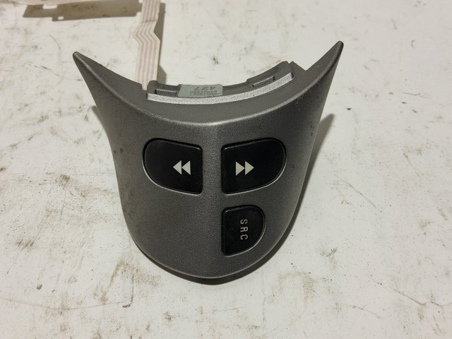 Alfa Romeo 147 2000-2010 Kormány gombok Használt