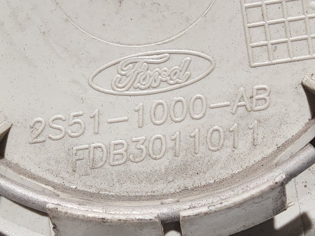 Ford Fiesta 2002-2008 2002-2008 Felni közép kupak Használt Ezüst & kék