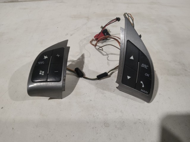 Fiat Bravo 2007-2014 2007-2014 Kormány gombok Használt