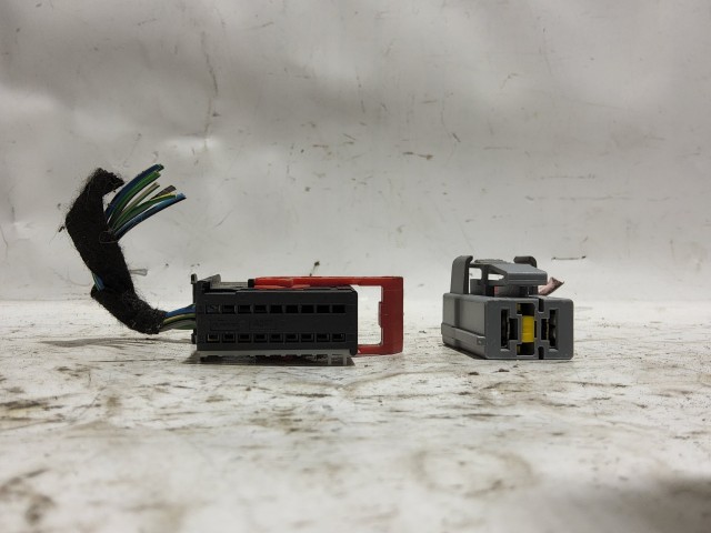 191114 Fiat Doblo 2000-2009 belső biztosítéktábla, elektromos csatlakozók 46552681