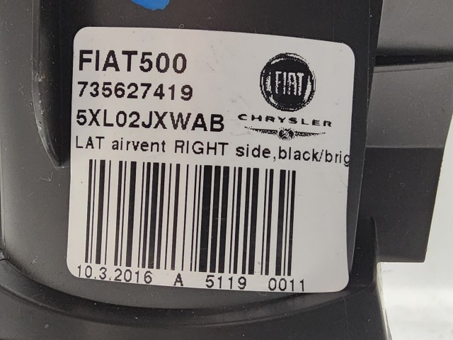 Fiat 500 735627419 számú, jobb oldali levegő beömlő
