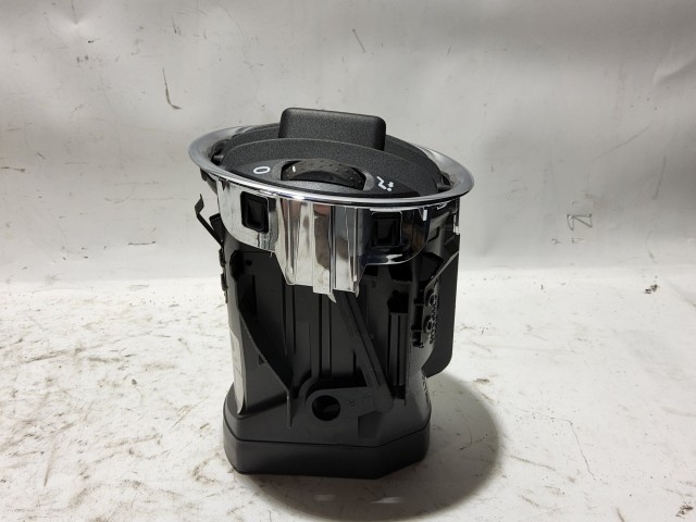 Fiat 500 735627419 számú, jobb oldali levegő beömlő