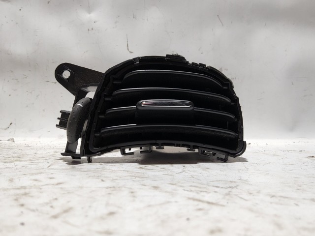 Fiat 500L 735628519 számú, bal oldali levegő beömlő