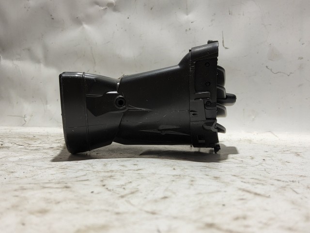 Fiat 500L 735628519 számú, bal oldali levegő beömlő