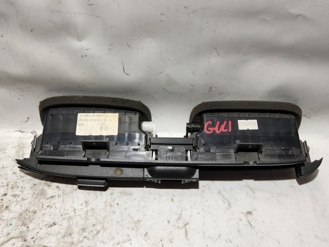 Alfa Romeo Giulietta 156088380 számú levegő beömlő a képen látható sérüléssel