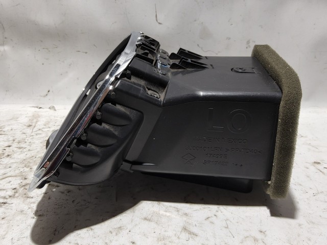 Fiat Freemont K3000101LFN számú, bal oldali levegő beömlő