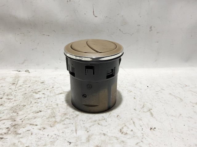 Alfa Romeo 166  bézs színű levegő beömlő