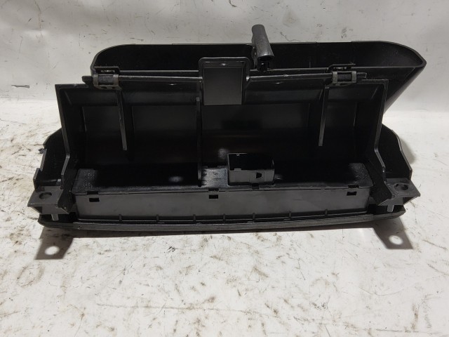 Fiat Grande Punto  2005-2009 középső levegő beömlő 735386328