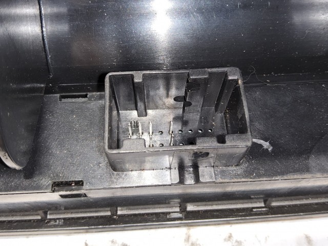 Fiat Grande Punto  2005-2009 középső levegő beömlő 735386328