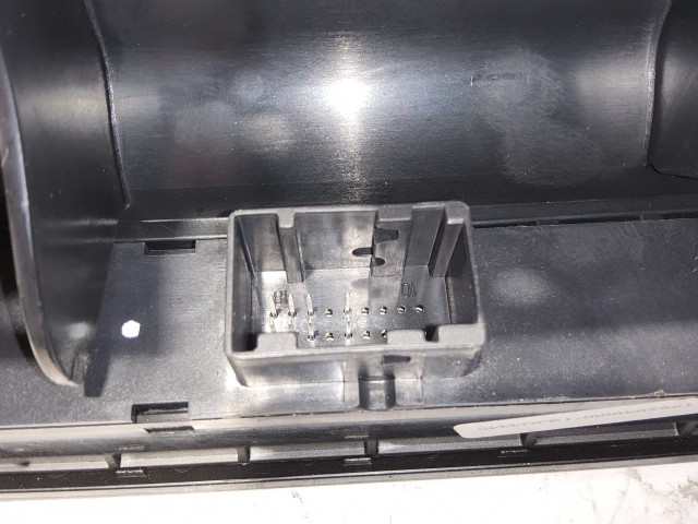 Fiat Grande Punto  2005-2009 középső levegő beömlő 735386328