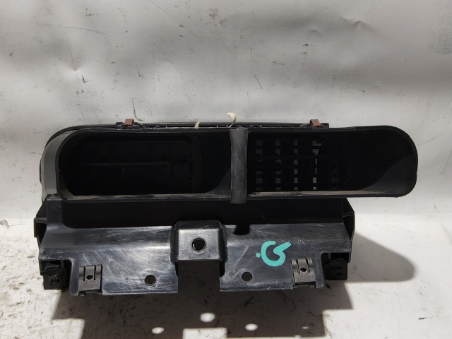 Fiat Grande Punto  2005-2009 középső levegő beömlő 735386328