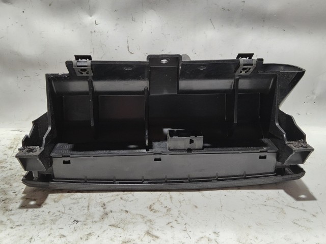 Fiat Grande Punto  2005-2009 középső levegő beömlő 735386328