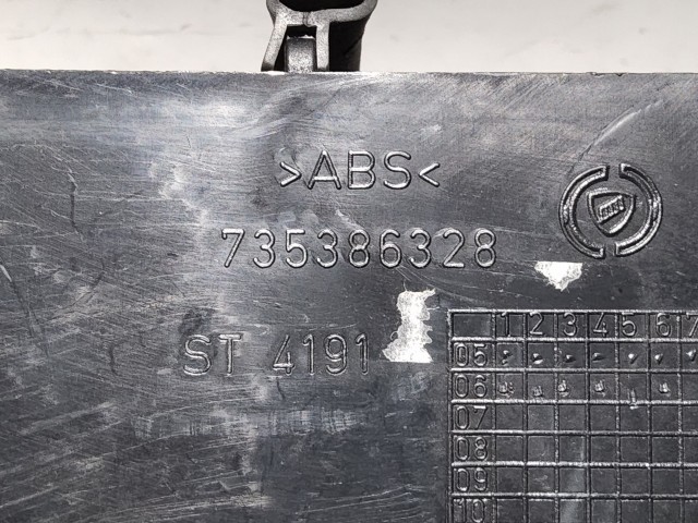 Fiat Grande Punto  2005-2009 középső levegő beömlő 735386328