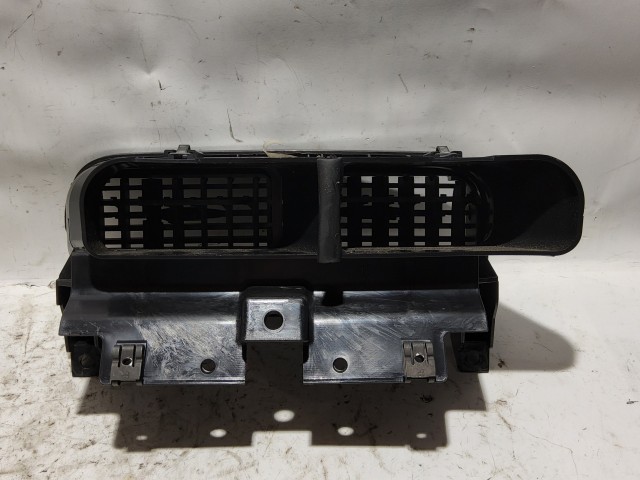Fiat Grande Punto  2005-2009 középső levegő beömlő 735386328