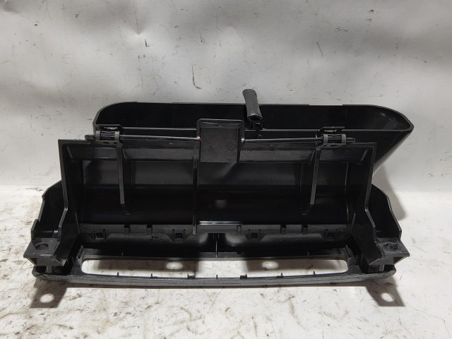 Fiat Grande Punto  2005-2009 középső levegő beömlő 735386328